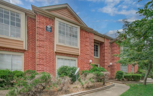 Building Photo - 12400 Overbrook Ln