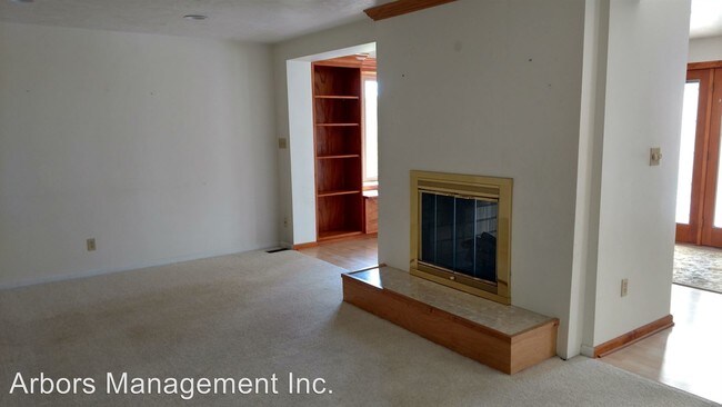 Building Photo - 136 Monticello Dr