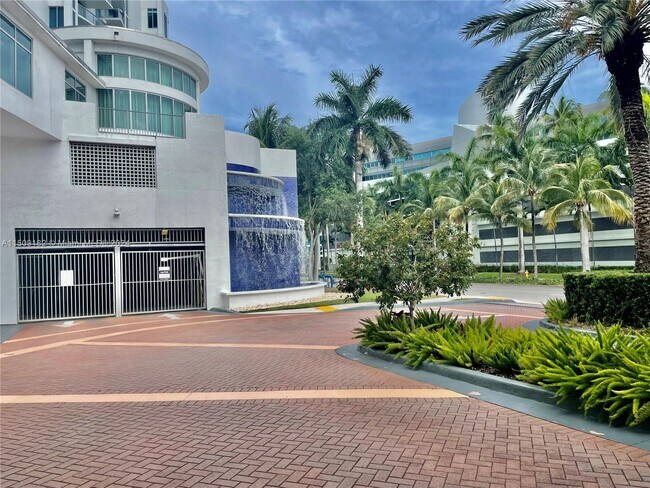 Foto del edificio - 3029 NE 188th St