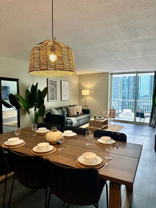 Building Photo - 1200 Brickell Bay Dr
