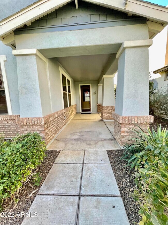 Building Photo - 13586 N 152nd Dr