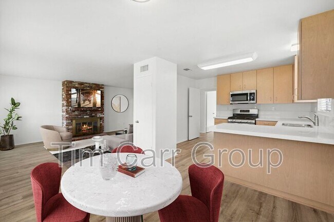 Foto del edificio - 375 Woodland Pl