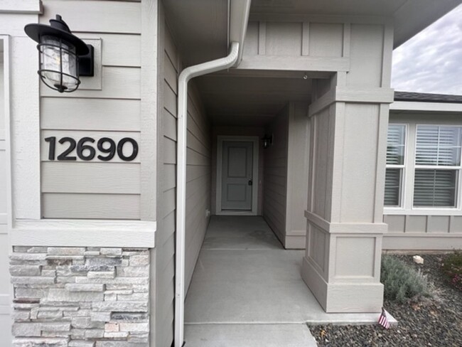 Building Photo - Comfort and Luxury Single Family Home
