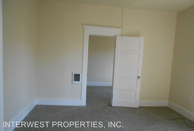 Foto del edificio - 6107-6113 SE 92nd Ave