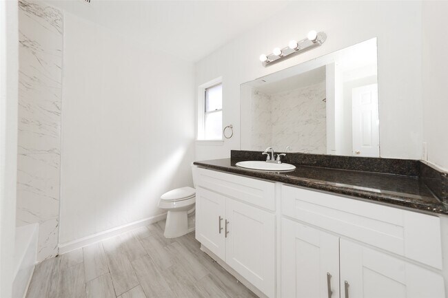 Foto del edificio - 5375 Little John Ln