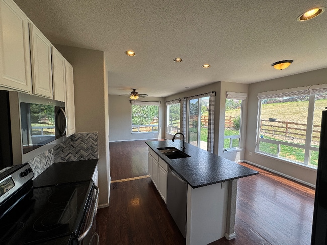 Building Photo - 4046 Stampede Dr