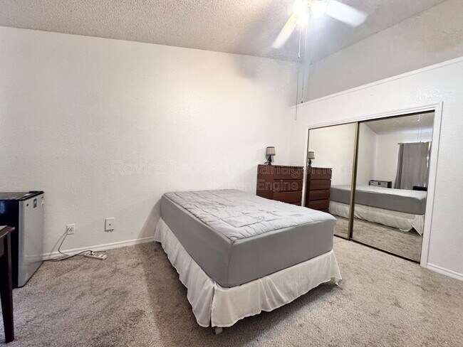 Foto del edificio - 930 Northern Dancer Way