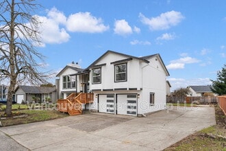 Building Photo - 819 SE Olympia Dr
