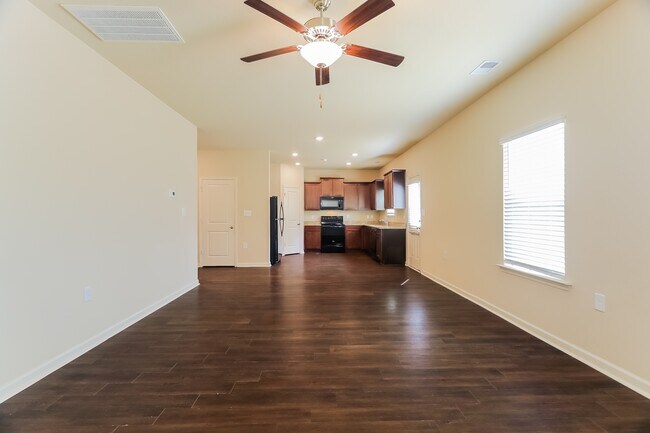 Building Photo - 275 Smith Glen Dr