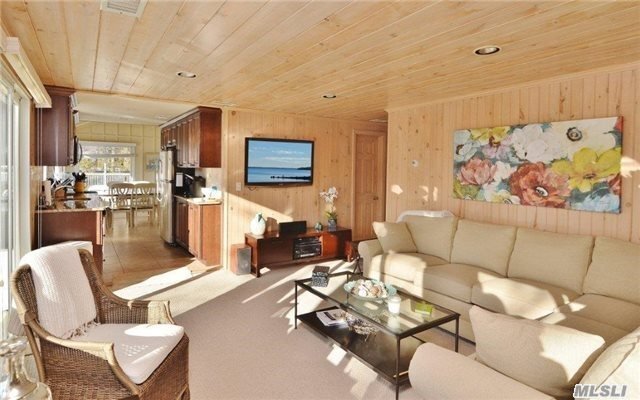 Foto del edificio - 3100 Cedar Beach Rd