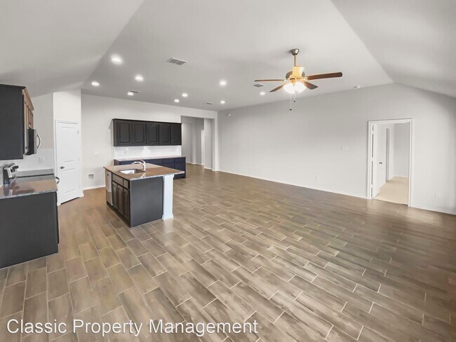 Foto del edificio - 4 br, 2 bath House - 10008 Ginkgo Lane