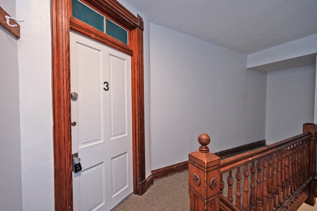 Building Photo - 2226 Kemper Ln