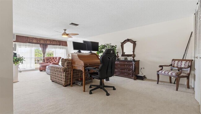 Foto del edificio - 2700 Bayshore Blvd