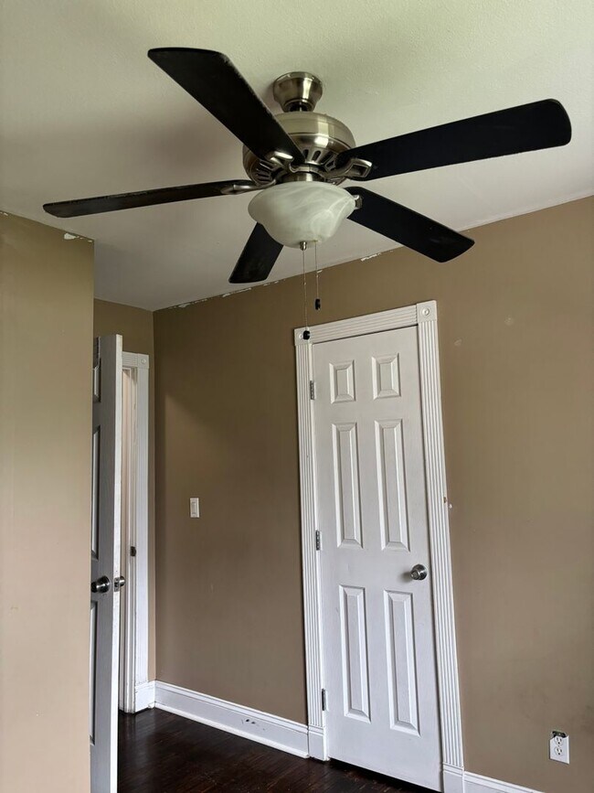 Building Photo - Great family 3 Bedroom 1 bath