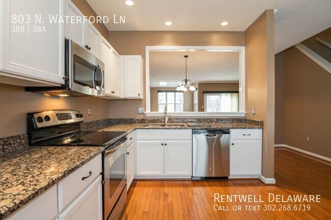 Building Photo - 803 N Waterford Ln