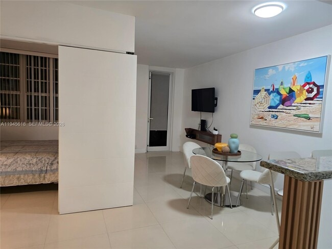 Foto del edificio - 100 Lincoln Rd