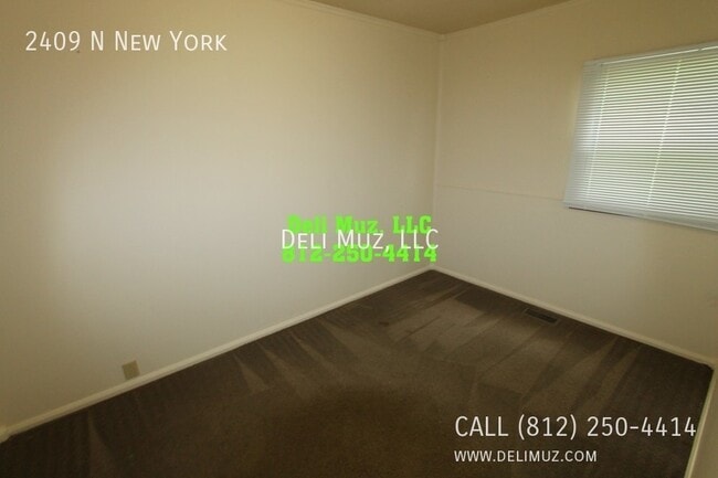 Building Photo - 2409 N New York