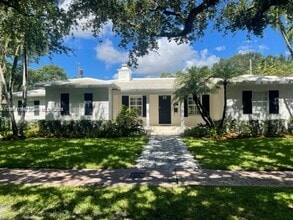 Building Photo - 3618 Palmarito St
