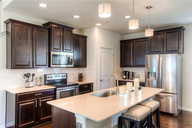 Foto del edificio - 3240 E Whitestone Blvd