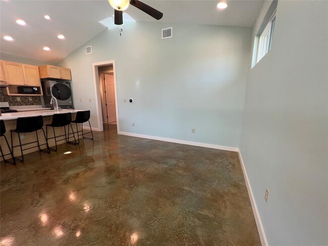 Building Photo - 1214 Alegria Rd