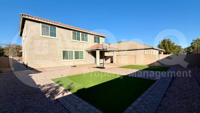 Foto del edificio - 3051 E Balsam Dr