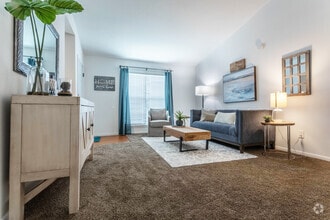 Living Room - Kingwood Lakes