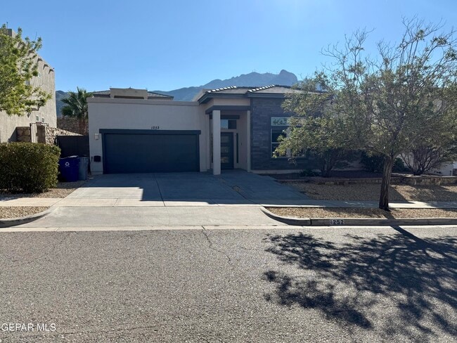 Building Photo - 1252 Desert Mirage Pl