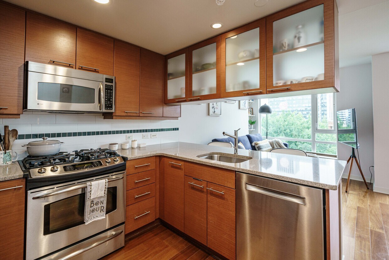 Primary Photo - 1500 SW 11th Ave