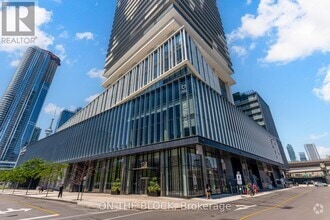 Building Photo - 138-2138 Downes St