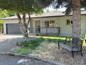 Building Photo - 6831 SE 114th Ave