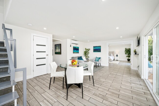Foto del edificio - 3418 Blair Dr