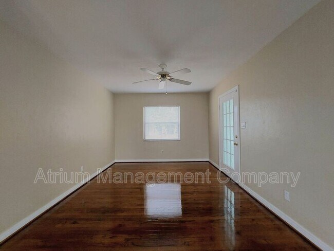 Foto del edificio - 2815 Woodland Hills Ave