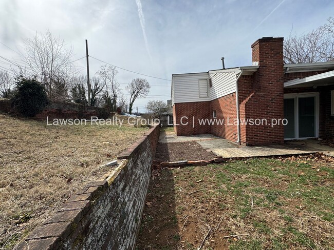 Foto del edificio - South Roanoke Three Bedroom