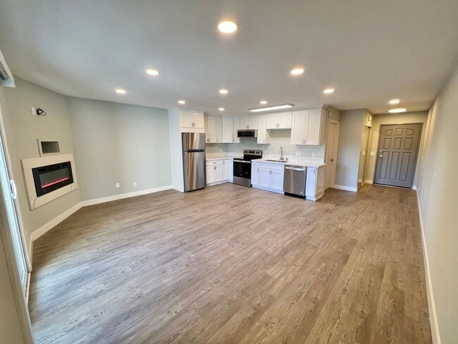 Building Photo - Resort-Style Coastal Studio with Pool, Jacuzzi & Rooftop