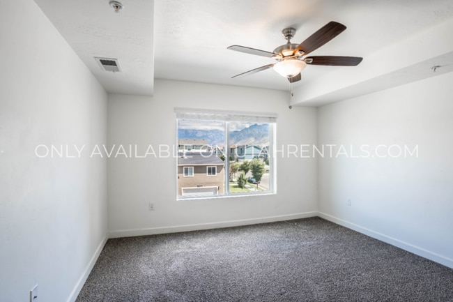Building Photo - 722 E 500 S