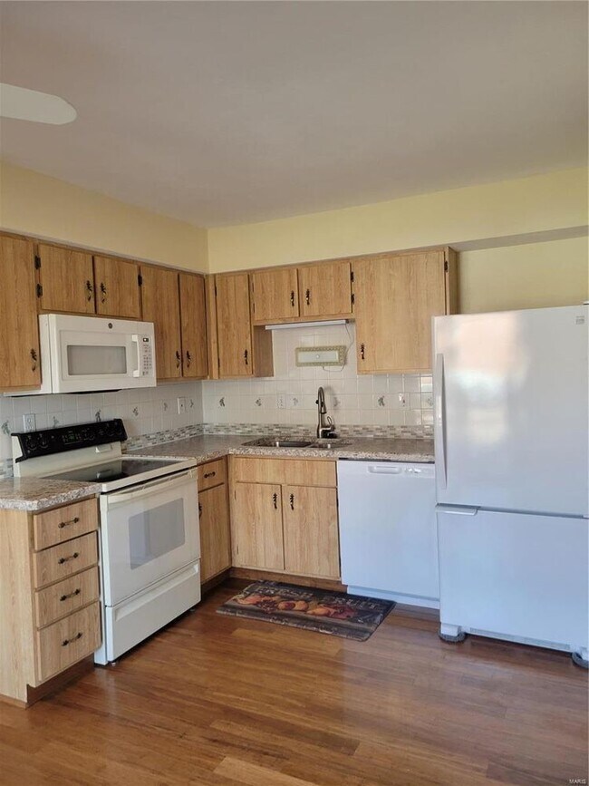 Building Photo - 10161 Squire Meadows Dr