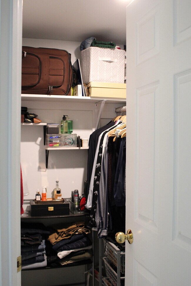 Foto del edificio - 3417 Brown St NW