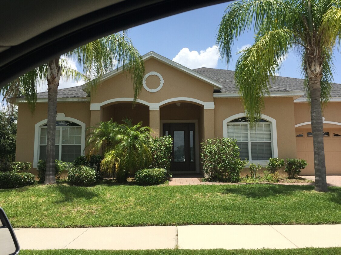 Foto principal - 8715 Cambridge Pointe Ln