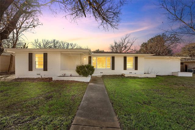 Foto principal - 2416 Lake Air Dr