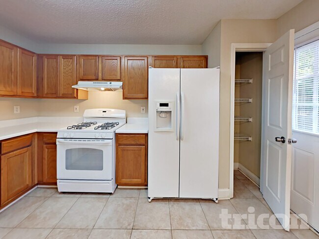 Building Photo - 3151 Peartree Dr
