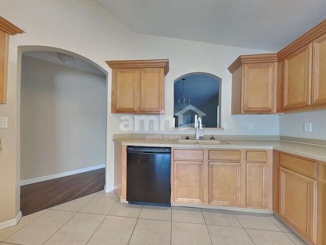 Foto del edificio - 8115 Canterbury Lake Blvd