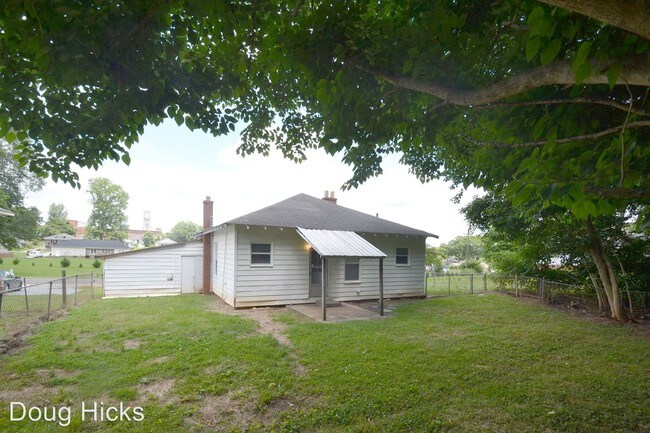 Building Photo - 138 2nd Ave