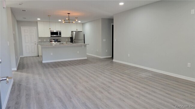 Foto del edificio - 7076 N Regent Terrace