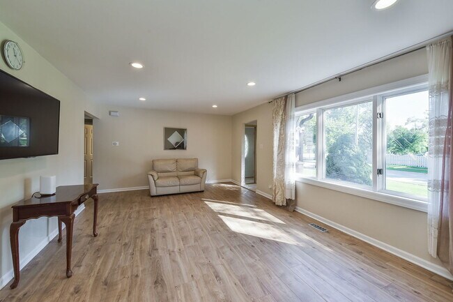 Foto del edificio - 850 Ash Rd