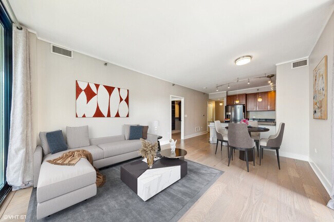 Foto del edificio - 744 N Clark St