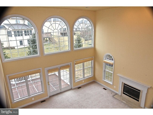 Building Photo - 265 Rivercrest Dr