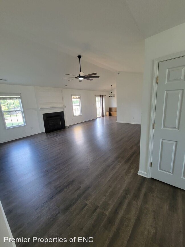 Building Photo - 4 br, 2 bath House - 113  Harvest Moon Drive