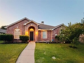 Building Photo - 4916 Auburn Dr