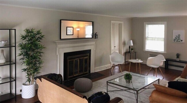 Foto del edificio - 3 Forest Ln