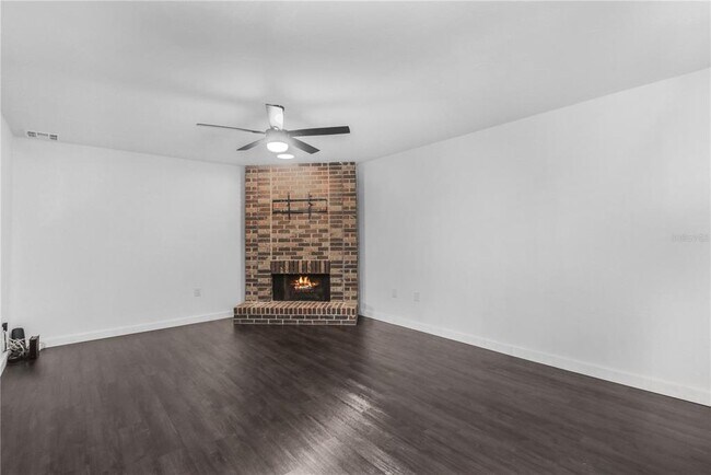 Foto del edificio - 401 Terrace Ct